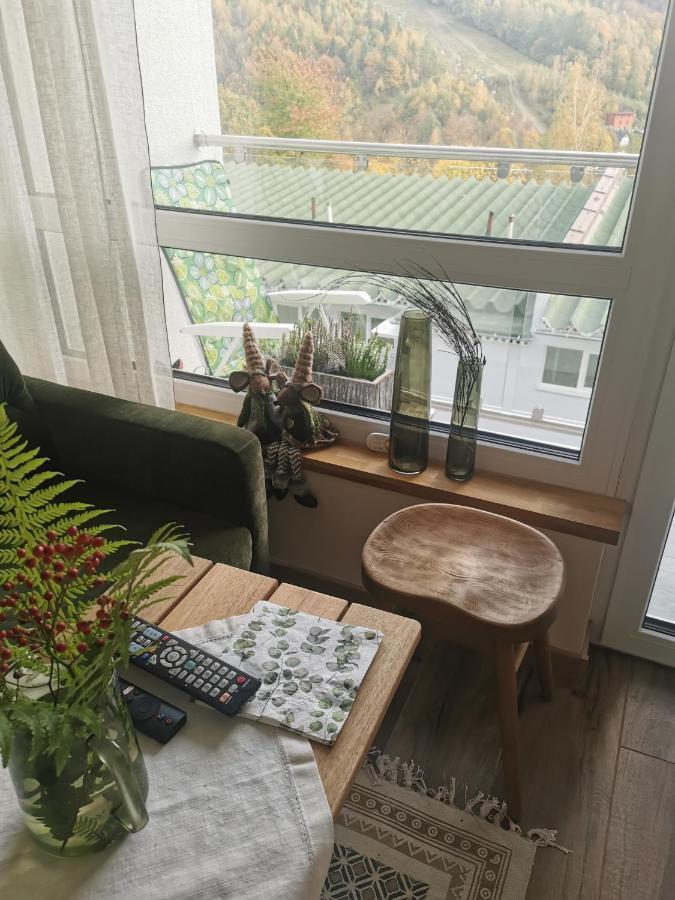 Hearth Hill View Apartment อุสทรอน ภายนอก รูปภาพ