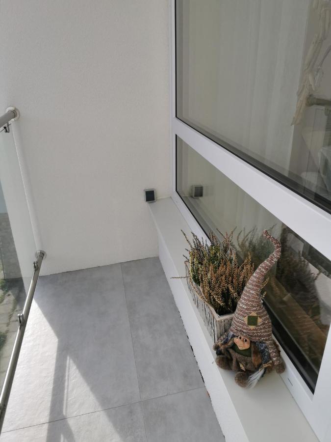 Hearth Hill View Apartment อุสทรอน ภายนอก รูปภาพ