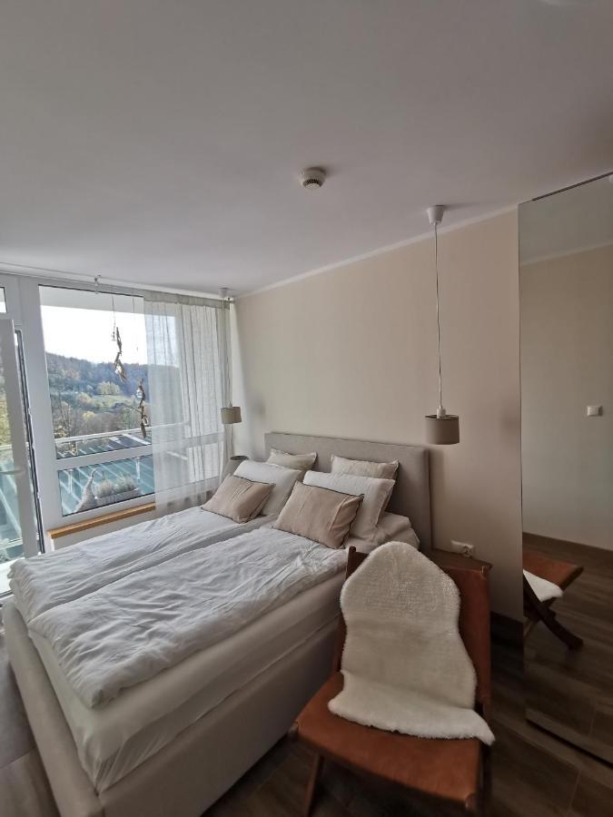 Hearth Hill View Apartment อุสทรอน ภายนอก รูปภาพ