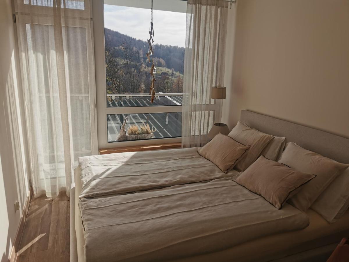 Hearth Hill View Apartment อุสทรอน ภายนอก รูปภาพ