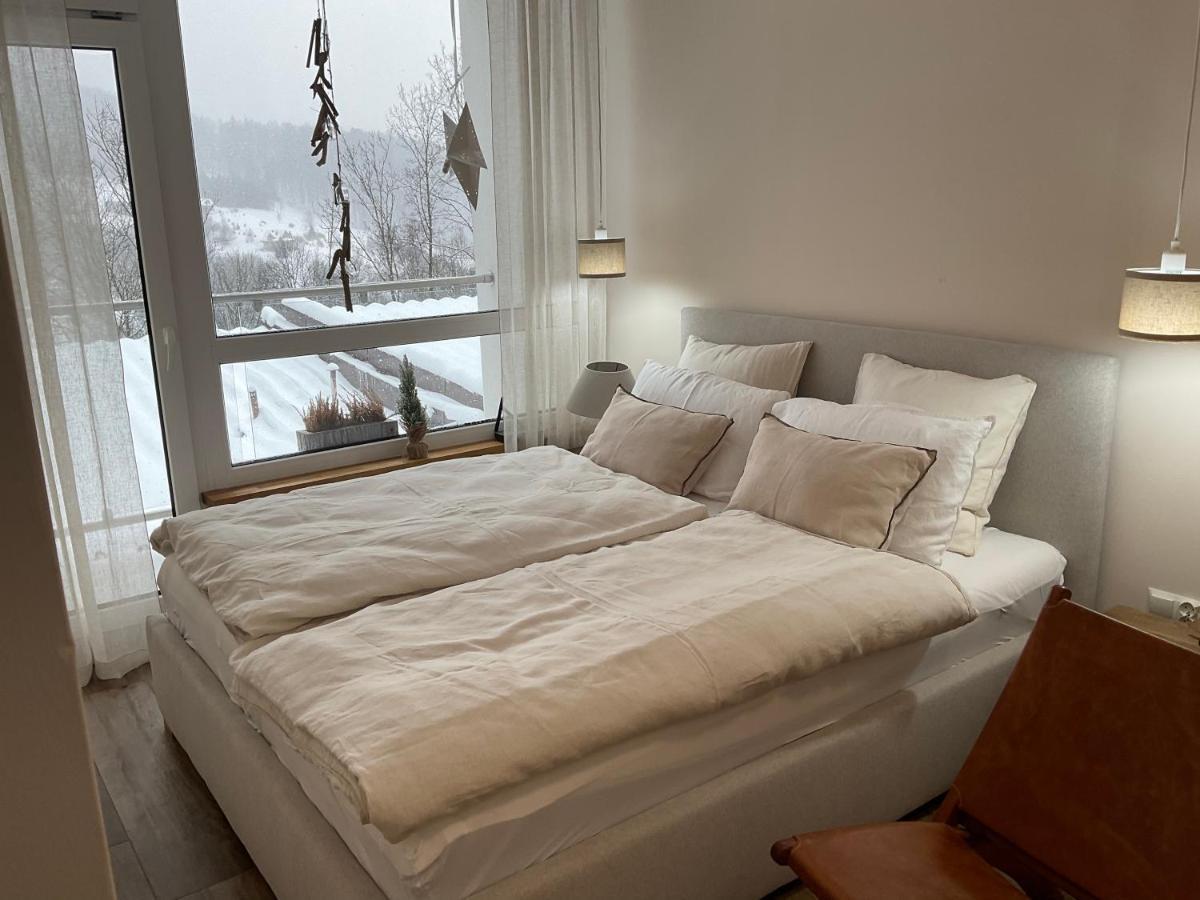 Hearth Hill View Apartment อุสทรอน ภายนอก รูปภาพ