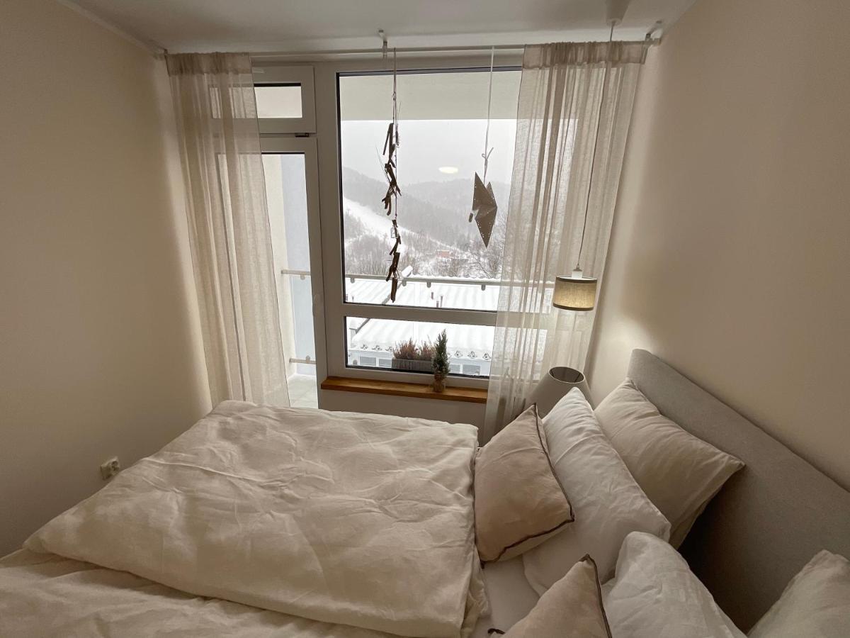 Hearth Hill View Apartment อุสทรอน ภายนอก รูปภาพ