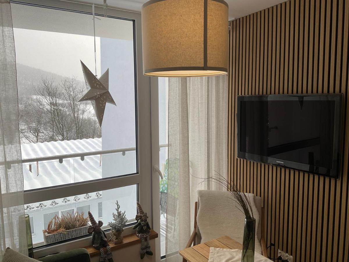 Hearth Hill View Apartment อุสทรอน ภายนอก รูปภาพ
